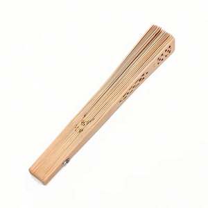 Éventail en soie et bambou sculpté pour mariage, éventail traditionnel chinois personnalisé, plusieurs couleurs, petit éventail pliant en bambou sur mesure - Product Image 3