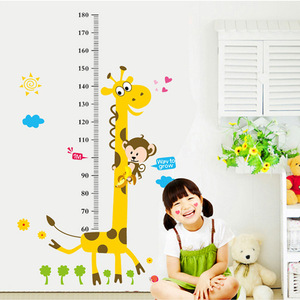 Adesivo Murale Decorativo Ecologico <span class=keywords><strong>per</strong></span> <span class=keywords><strong>Cameretta</strong></span> Bambini con Design a Cartone Animato a Forma di Cervo e Misuratore di Altezza <span class=keywords><strong>per</strong></span> Bambini - Product Image 1