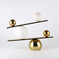 Ornements de boule oscillante en métal de luxe léger, style art moderne, décoration intérieure pour usage domestique et extérieur, emballés en boîte, accessoires pour la maison