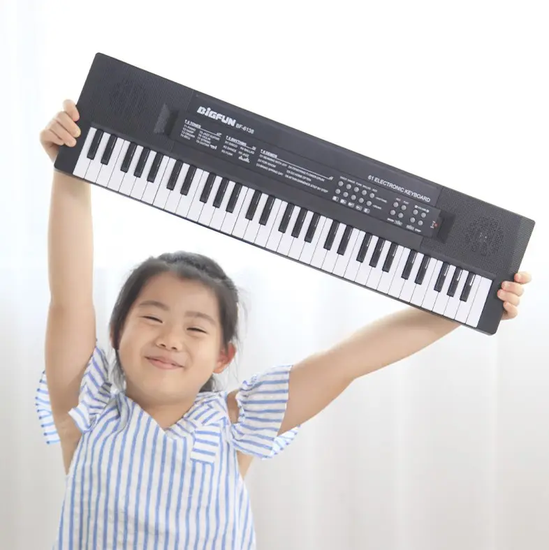 Cina tastiera di ricarica USB vendita calda 61 tasti pianoforte elettrico