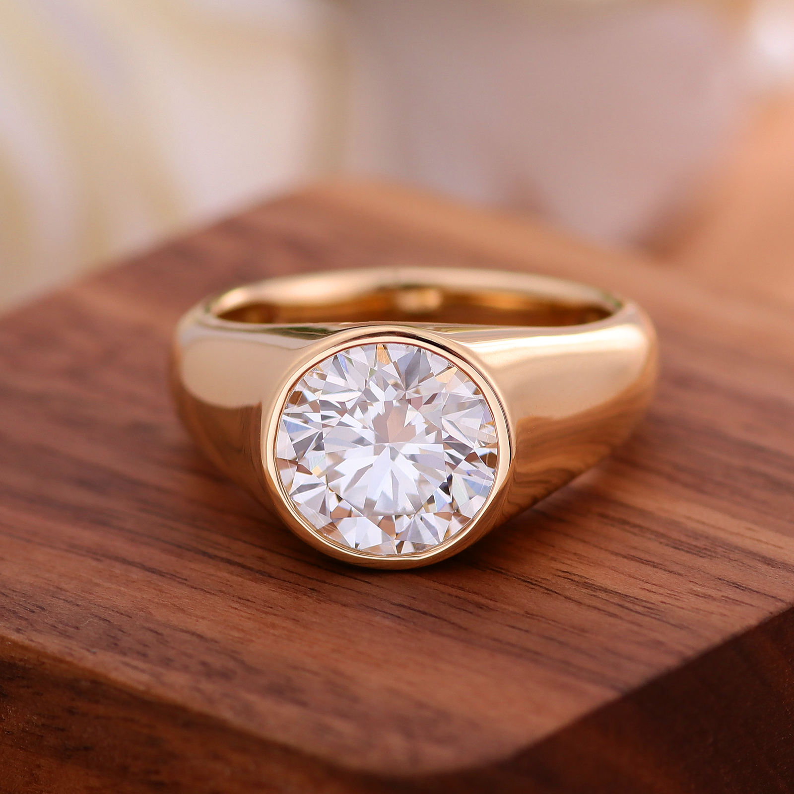 Bague en or jaune 18 carats avec diamant de laboratoire