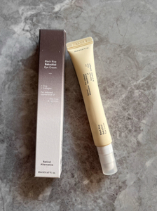 Rice BlackNatto Eye - Crema para Ojos para Todo Tipo de Piel - Reafirmante, Antienvejecimiento, Reduce Líneas de Expresión, Ojeras, Ilumina, Suaviza, Hidrata - Product Image 2