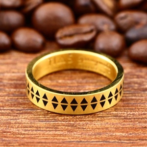 Anillo de Banda Triangular Geométrica de Acero Inoxidable 316 Resistente al Agua para Hombre, Dorado/Negro, Estilo Punk, para Regalo/Fiesta/Uso Diario - Product Image 4