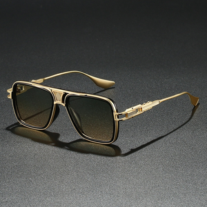 Gafas de Sol Modernas de Metal Clásico, Diseño 2025, Lentes Degradadas, Armazón Dorado Cómodo, Gafas de Sol Cuadradas para Hombre, Tono Neutro, Detalles - Product Image 6