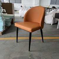Fauteuils de salle à manger contemporains en cuir PU orange, chaises rembourrées de luxe pour appartement DC010
