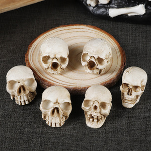 Figura de Calavera en Miniatura de Resina, Decoración de Halloween, Temática de Terror, Manualidades para Escritorio, Regalo - Product Image 4