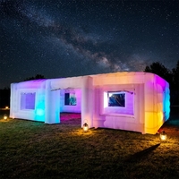 Tente cube LED gonflable en bâche PVC double couche personnalisable, imperméable et résistante au vent, idéale pour les expositions, événements et mariages