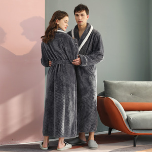 <span class=keywords><strong>Peignoir</strong></span> en flanelle à carreaux ananas d'hiver unisexe épaissi <span class=keywords><strong>grande</strong></span> <span class=keywords><strong>taille</strong></span> longueur au genou Robe tissée à la mode pour les couples - Product Image 1