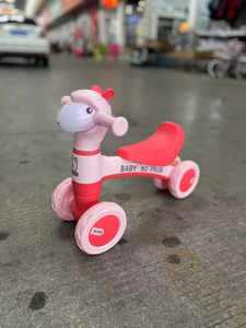 Coches de juguete para niños de 1 a 6 años, sin pedales, con 4 ruedas, accionados con el pie, para exteriores, patinete de equilibrio para niños - Product Image 4