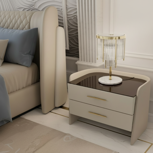 Table de chevet crème de luxe avec une base incurvée, un verre foncé ou un plateau en acrylique brillant et de longues poignées fines en barre d'or - Product Image 1
