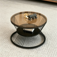 Table basse ronde en verre de style nordique pour le salon, design décoratif moderne et luxueux