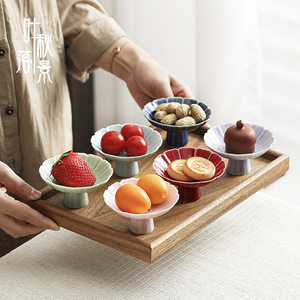 Juego de platos de porcelana con forma de flor y base alta para frutas y aperitivos, estilo chino moderno, para uso doméstico y fiestas. - Product Image 1
