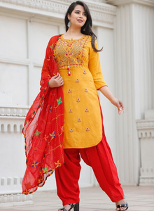 Conjunto de Kurti Patiala Amarillo con Bordado y Borlas, Ropa Étnica, Conjunto de Kurta Recta de Rayón en Venta - Product Image 4