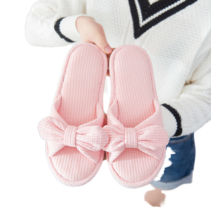 Mules d'intérieur pour femmes, style plage, à bout ouvert, antidérapantes, pour l'hiver - Product Image 1