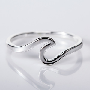 Anello in lega placcato argento con onda semplice, vendita calda su AliExpress e Wish, gioielli all'ingrosso transfrontalieri - Product Image 1