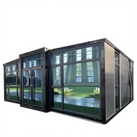 La maison conteneur extensible pliable de 20 pieds avec panneaux en acier sandwich convient à la location ou à l'habitation.
