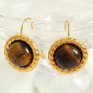 ต่างหูแบบติดหู ทรงกลม ขอบทอง ประดับมุกตาเสือ ใส่ได้ทุกวัน EH440 - Product Image 3