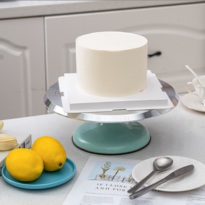 Plateaux tournants en alliage d'aluminium pour la décoration de gâteaux, vente en gros d'usine, plateaux tournants pour gâteaux d'anniversaire, outils de pâtisserie pour usage domestique et commercial - Product Image 2