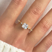 Bague en diamant pour femmes de vente chaude européenne et américaine Bague en zircon en forme de princesse en argent sterling S925 de luxe haut de gamme