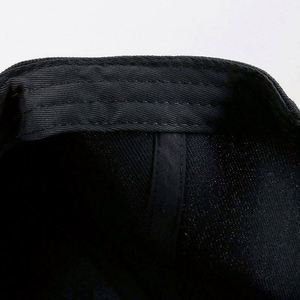 หมวกเบสบอลผ้าแคนวาสแบบปรับได้ ตกแต่งหมุดโลหะสีเงิน สไตล์พังก์ ฮิปฮอป ร็อค ลายเม่น สำหรับผู้ชายและผู้หญิง - Product Image 5