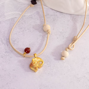 Collier en cordon de coton réglable de style bohème avec pendentif éléphant plaqué argent et perles naturelles |   Bijoux minimalistes faits à la main pour les fêtes unisexes - Product Image 1