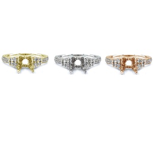 Bague de fiançailles et d'anniversaire de mariage en or blanc massif 18 carats de haute qualité, sertie de diamants naturels taille baguette, classique et semi-éclatante - Product Image 4