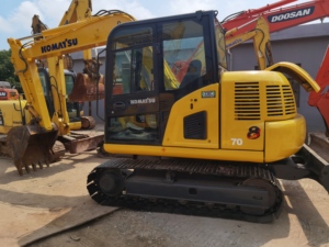 Excavatrice sur chenilles hydraulique Komatsu PC70-8 d'occasion, excavatrice compacte PC70-8 d'origine japonaise en bon état - Product Image 1