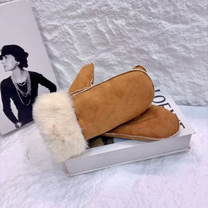 2025 luxe Logo personnalisé mode hiver chaud hommes femmes uggs Beanie chapeau gant et écharpe ensemble - Product Image 6
