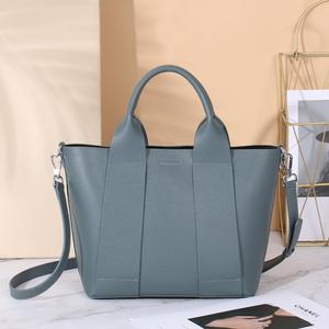 Sac à bandoulière et à porter en travers du corps pour femme en cuir véritable de haute qualité, design tendance, chaînes, sangle unique, résistant à l'eau, personnalisable - Product Image 3