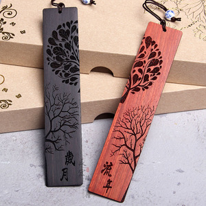 Set di Segnalibri in Legno Personalizzati con Incisione Laser, in Legno di Sandalo Naturale, con Nappa e <span class=keywords><strong>Perline</strong></span> in Porcellana - Vendita all'Ingrosso - Product Image 1