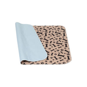 Tapis réutilisable <span class=keywords><strong>lavable</strong></span> pour animaux de compagnie Tapis de <span class=keywords><strong>couche</strong></span> <span class=keywords><strong>lavable</strong></span> pour chien et chat 3 couches absorbantes Couches pour chiens Coussinets empreinte de patte osseuse pour canapé-lit Plancher intérieur - Product Image 1