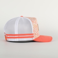 Chapeau de camionneur rayé sportif élégant motif de fleurs sérigraphié sur le devant pour les activités de plein air sport pêche patch en cuir