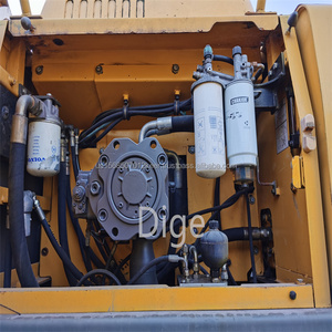 Pelle hydraulique sur chenilles Komatsu EC360BLC d'occasion 36 tonnes avec pompe Volvo pour l'ingénierie municipale 2018-2022 - Product Image 5