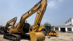 รถขุดขนาดกลางยี่ห้อแคตเตอร์พิลลาร์รุ่น CAT 320C ของญี่ปุ่นแท้ น้ำหนัก 20 ตัน รุ่น 320C / 320CL มีสินค้าพร้อมขาย ได้รับการรับรองมาตรฐาน CE - Product Image 2