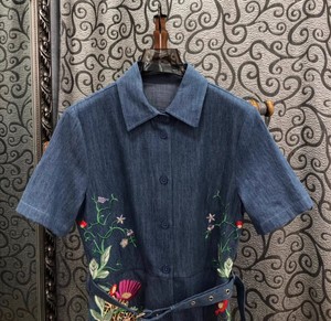 Robe en Jean 100% Coton Automne 2025 pour Femme, Col Rabattu, Motifs Broderie Florale Colorée, Longueur Mi-Mollet, Bleue, Magnifique - Product Image 3