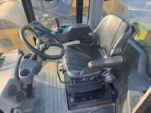 Caterpillar a utilisé un rouleau compresseur CS78B 683E en très bon état, prix usine. - Product Image 2