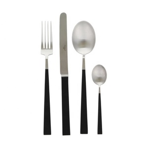 Cuillère Fourchette et Couteaux de Table en Métal Ensemble de 4 Argenterie Maison Table à Manger Couverts Ensemble Restaurant Hôtel Ware Utilisation - Product Image 1