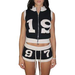 Ensemble deux pièces tricoté personnalisé 2026 pour femme : Gilet pull sans manches zippé et short, tenue Y2K 100% acrylique anti-boulochage - Product Image 3