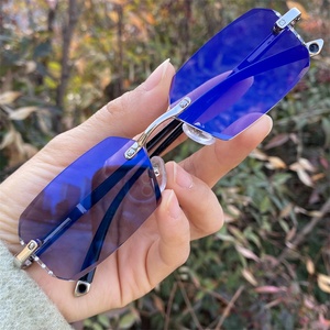 Lunettes Photochromiques Sans Monture pour <span class=keywords><strong>Femme</strong></span> UV400, Petit Rectangle Polygonal en Diamant TR90, Verres Anti-Lumière Bleue Optiques 2026 - Product Image 4