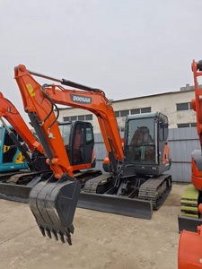 Excavatrice Doosan DX60 d'occasion en excellent état, 6 tonnes, hydraulique, sur chenilles, avec EPA/CE, en stock. - Product Image 3