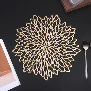 PVC preslenmiş vinil metalik Placemats/düğün aksan Centerpiece Placemats Cutwork dekoratif yemek masası paspaslar