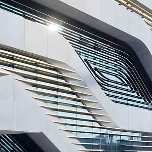 Panneaux muraux en alliage d'aluminium courbés sur mesure, surface anodisée, anti-corrosion, pour murs-rideaux extérieurs de bâtiments - Product Image 6