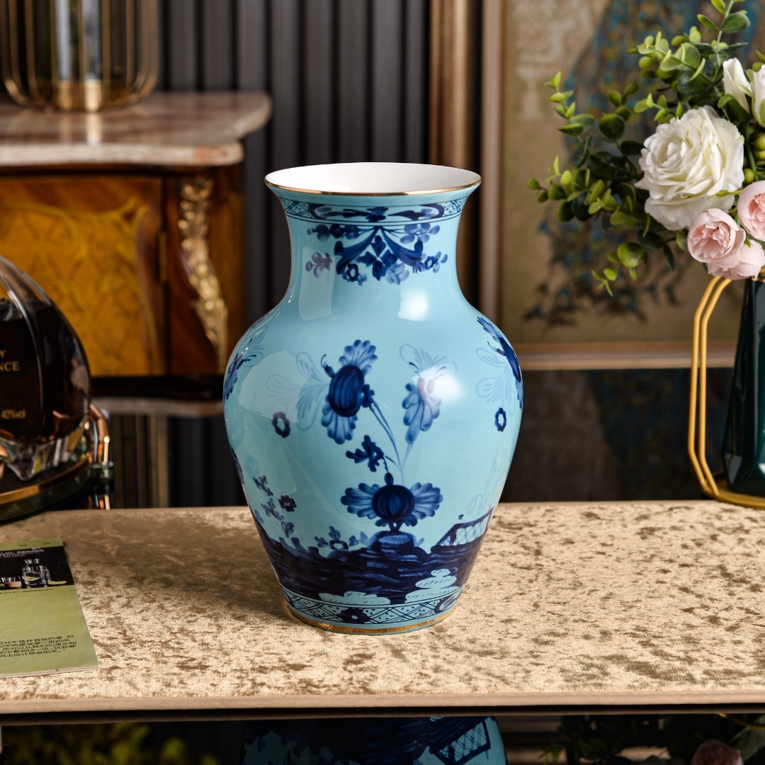 Blue vase small