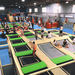 Trampolín de salto de aventura de PVC personalizable grande, equipo de parque infantil, trampolín de parque apto para niños - Product Image 1