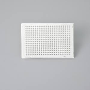 Fournitures de laboratoire Plaques PCR à jupe complète 384 puits Matériau PP Microplaques transparentes 40ul avec alphanumériques noires - Product Image 3