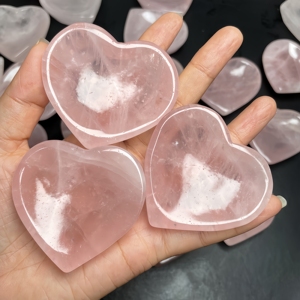 Vendita calda all'ingrosso naturale <span class=keywords><strong>minerale</strong></span> <span class=keywords><strong>quarzo</strong></span> <span class=keywords><strong>rosa</strong></span> a forma di cuore ciotole di cristallo artigianato per la decorazione domestica - Product Image 2