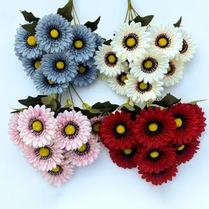 Hersteller Großhandel künstliche 9-Kopf-Daisy Seidenblumen Chrysanthemum kleiner Weihnachts- und Halloween-Haushaltsdekorstrauß