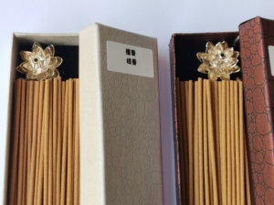 Natürliche Sandelholz-Räucherstäbchen Organische Hem Agarbatti Sandelholz-Duft - Product Image 2