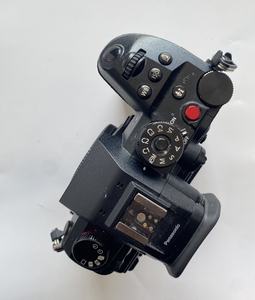 กล้องมิเรอร์เลส Lumix <span class=keywords><strong>GH6</strong></span> พร้อมวิดีโอ 4K ถ่ายภาพ HD ดีไซน์กันน้ำ แบตเตอรี่ลิเธียม หน้าจอ 2.3 นิ้ว - Product Image 4