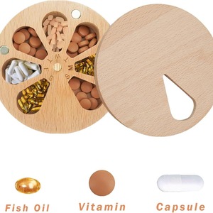 Pastillero portátil de madera con siete compartimentos, dispensador de medicamentos giratorio para uso diario - Product Image 3